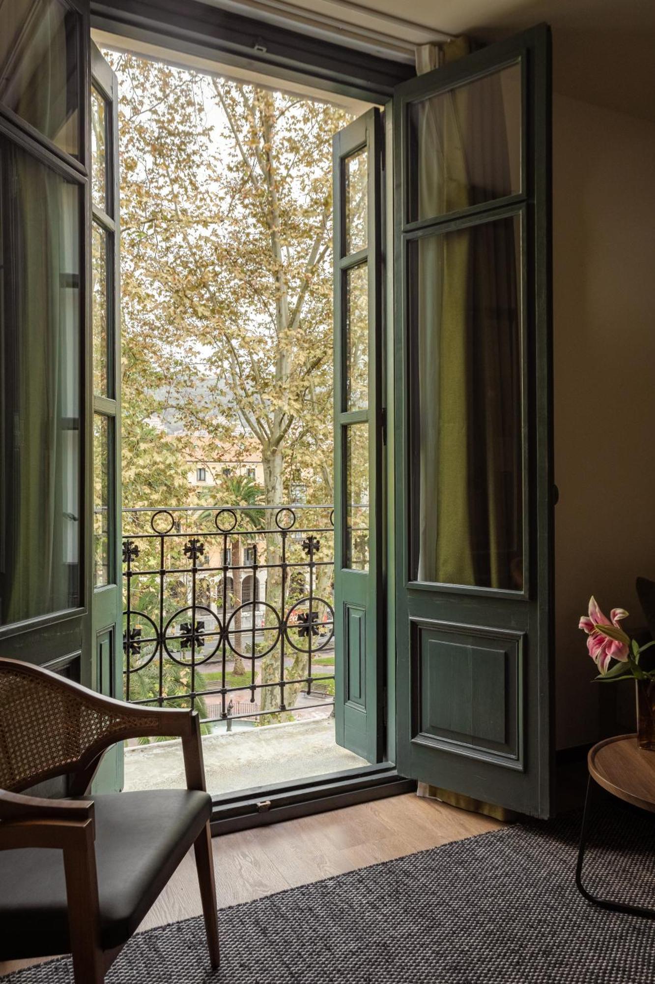 Batimont Suites & Apartments Bilbao Luaran gambar