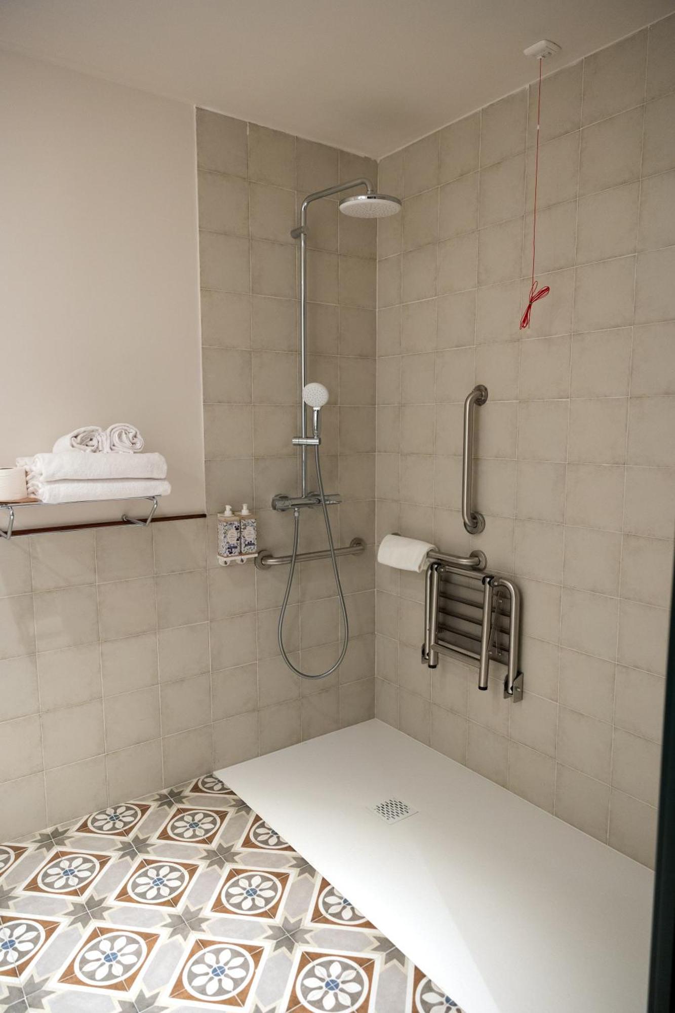 Batimont Suites & Apartments Bilbao Luaran gambar