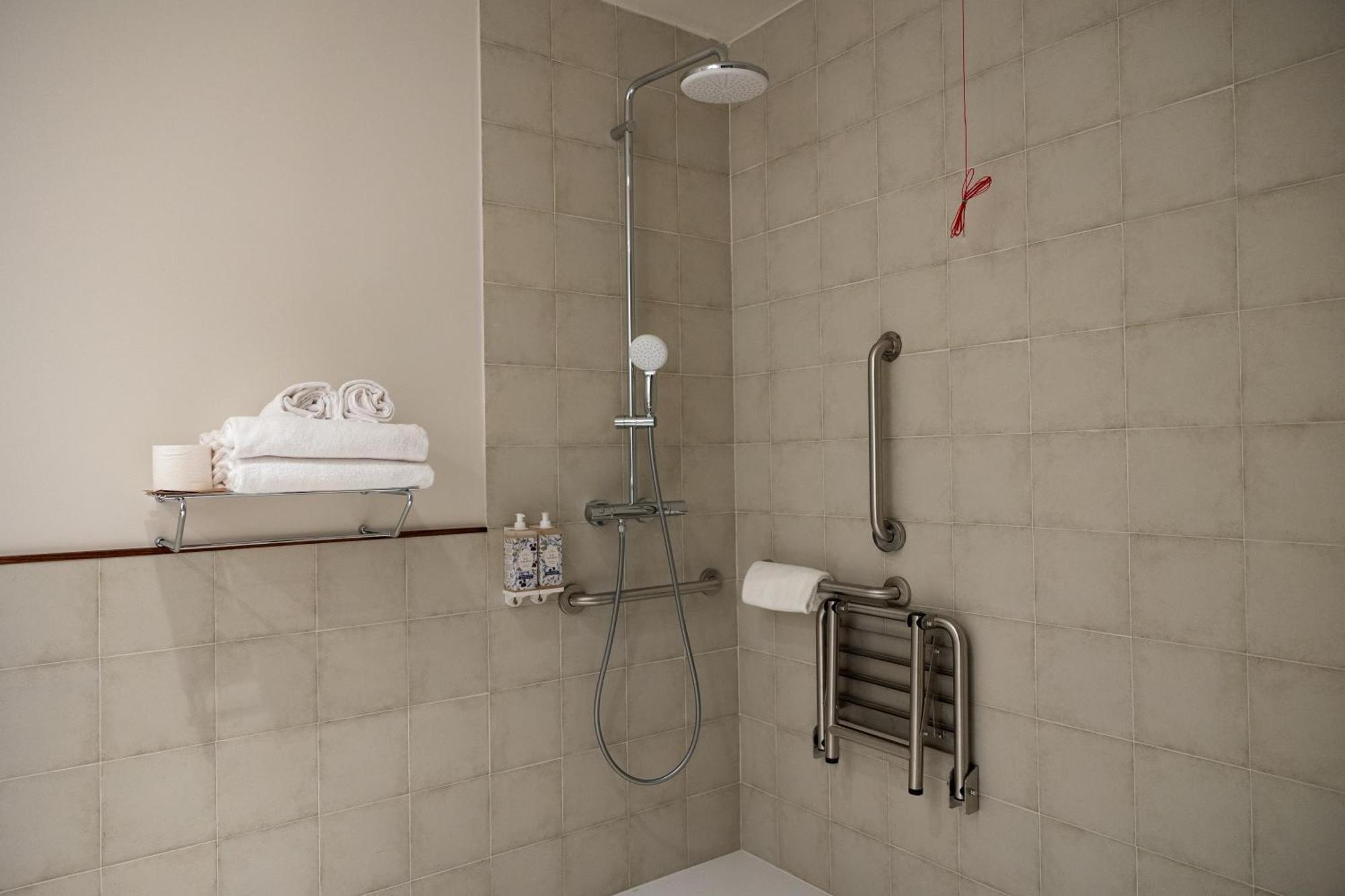 Batimont Suites & Apartments Bilbao Luaran gambar